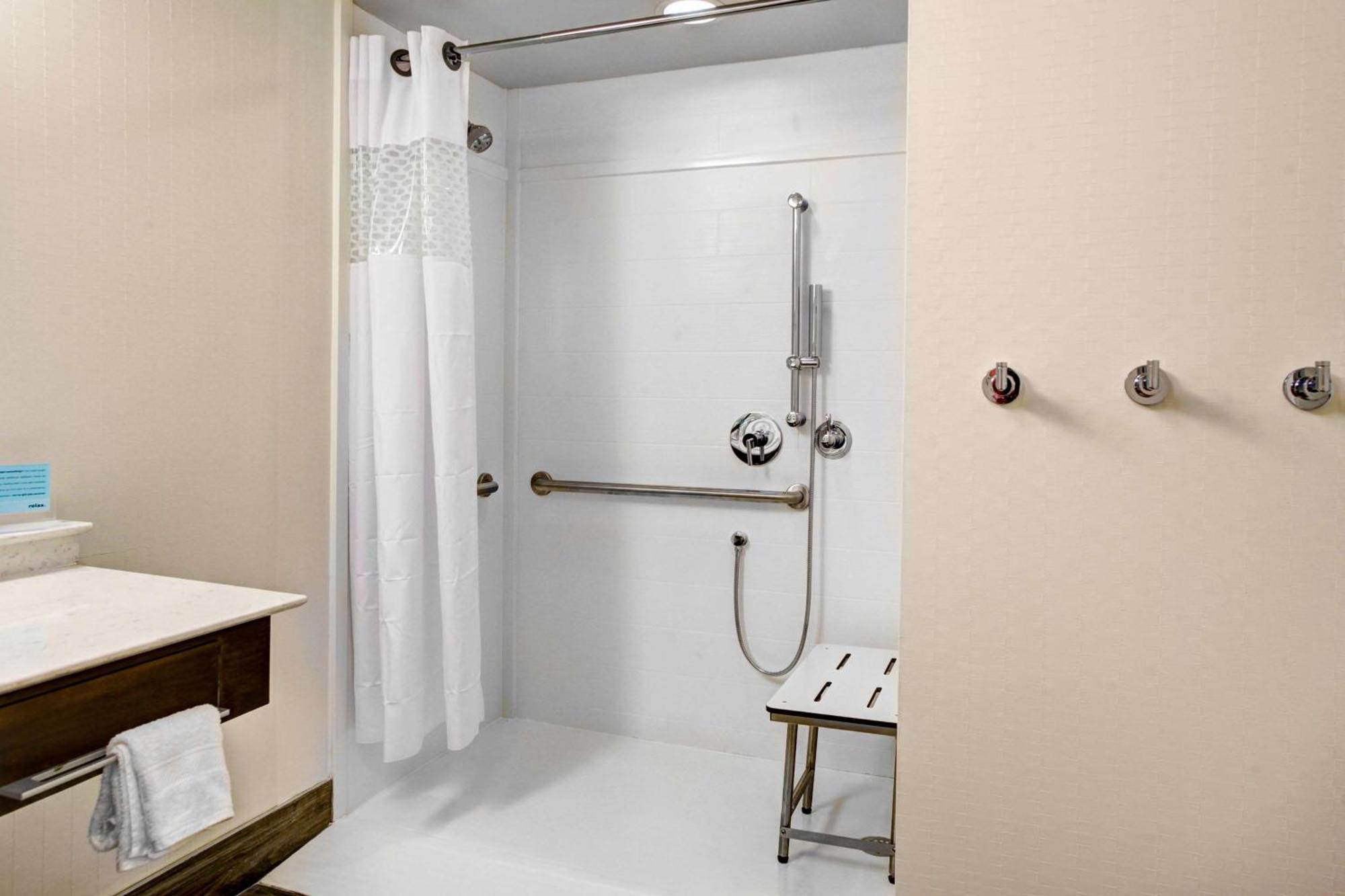 Hampton Inn & Suites By Hilton Atlanta Perimeter Dunwoody Ngoại thất bức ảnh